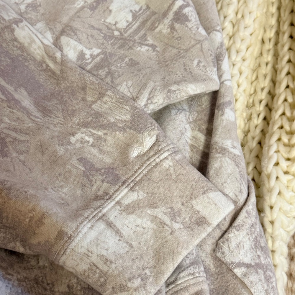 Hollister Womens Cropped Zip Up Hoodie Tan Cream Camo Leaf Print Fleece Small - Picture 4 of 5